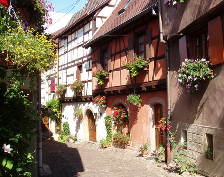 Balade  Eguisheim, beau village en alsace - les ruelles